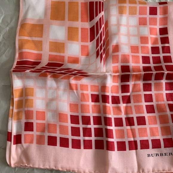 Burberry Pink and Red Silk Scarf brandnew - Picture 12 of 15